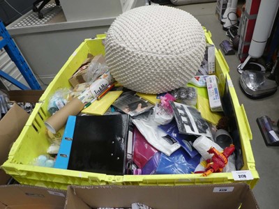 Lot 3178 - Large pallet of mixed household wares and toys...