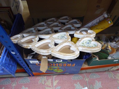 Lot 5365 - Box containing picture frames, jigsaw puzzle...