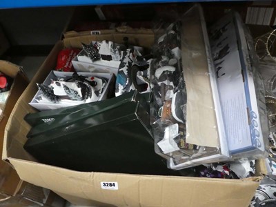 Lot 3284 - Large box of Christmas decorations