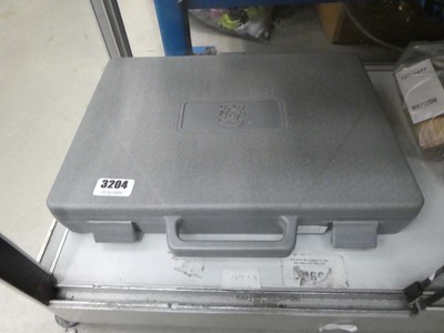 Lot 3204 - Stainless steel knife set in case