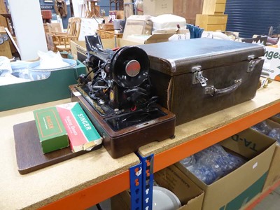Lot 5387 - Electric Singer sewing machine
