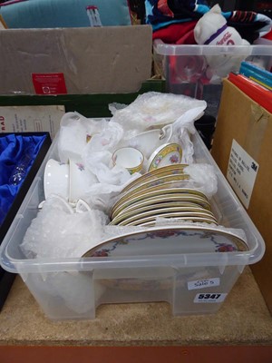 Lot 5347 - Box containing a qty of Royal Worcester crockery