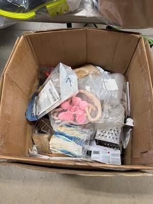 Lot 3346 - Box of various household wares