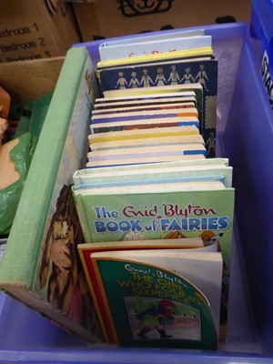 Lot 5420 - Box of Enid Blyton novels