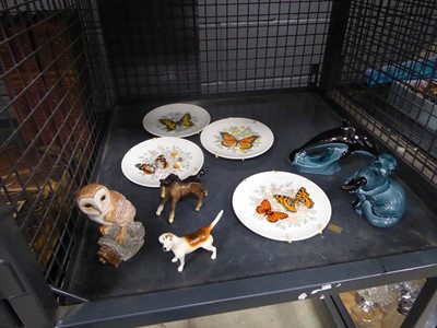 Lot 5513 - Cage containing Poole dolphin, small Beswick...