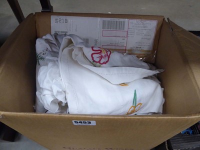 Lot 5453 - Box of embroidered linen