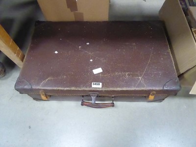 Lot 5459 - Vintage suitcase with curtaining