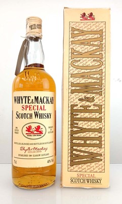 Lot 166 - A bottle of Whyte & Mackay Special Scotch...