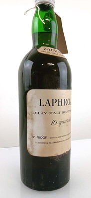Lot 178 - An old bottle of Laphroaig 10 year old Islay...