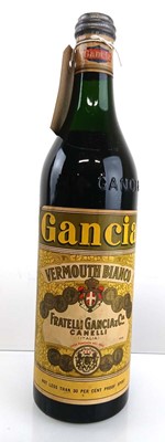 Lot 293 - An old bottle of Gancia Vermouth Bianco circa...