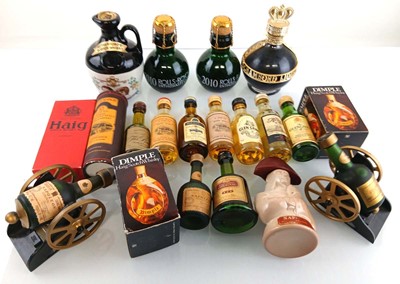 Lot 209 - A collection of 20 assorted miniatures & small...