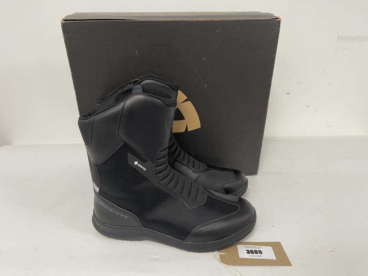 Lot 3689 - Rev'it! magnetic GTX boots in black size EU45 -...