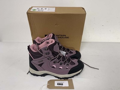 Lot 3692 - Mountain Warehouse adventurer waterproof...