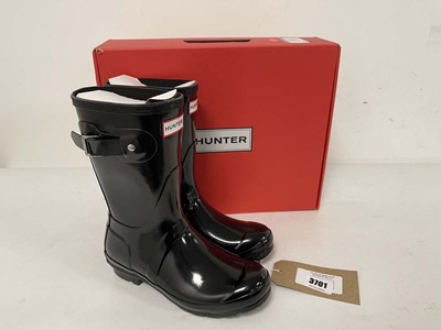 Lot 3701 - Hunter org short gloss wellington boots in...