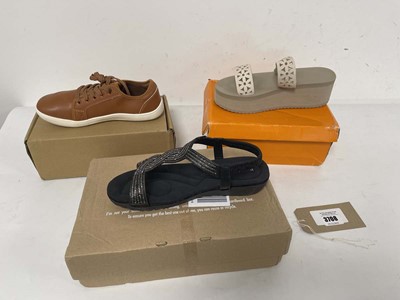 Lot 3708 - 3x Pairs of shoes to include Hobibear EU38,...