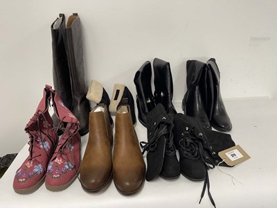 Lot 3711 - 7x Pairs of boots in various styles