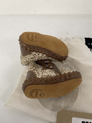 Lot 3712 - Donsje Amsterdam baby pina exclusive lining...