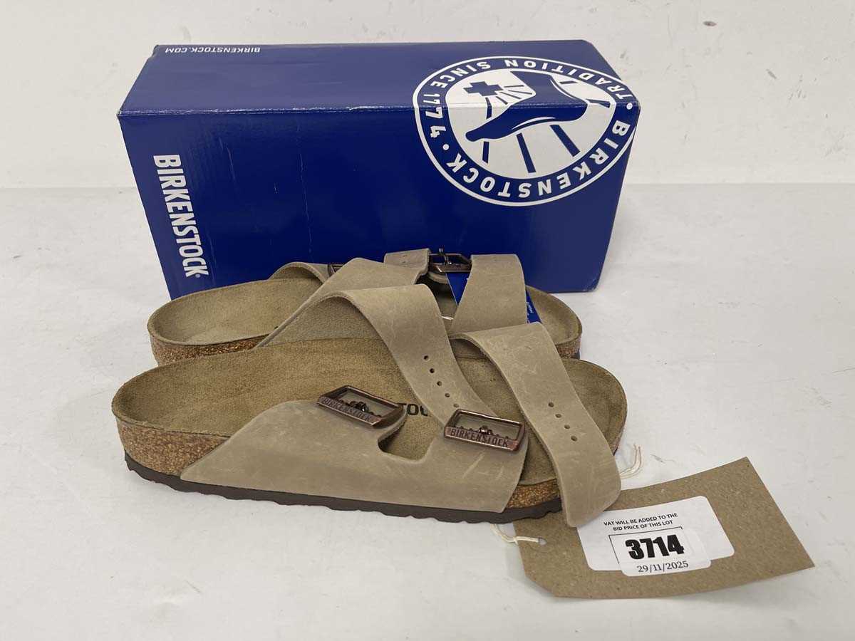 Lot 3714 - Birkenstock arizona bs sandals in beige size...