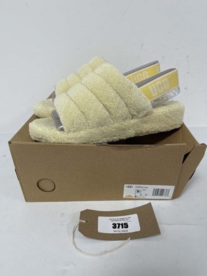 Lot 3715 - Ugg fluff yeah terry slippers in yellow size...