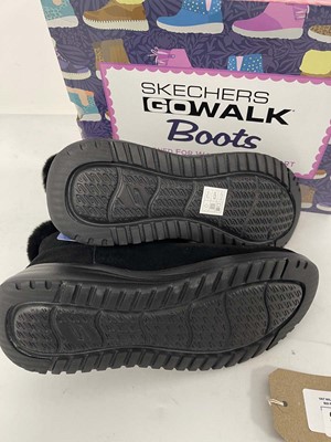 Lot 3717 - Sketchers go walk stellar cosy step boots in...