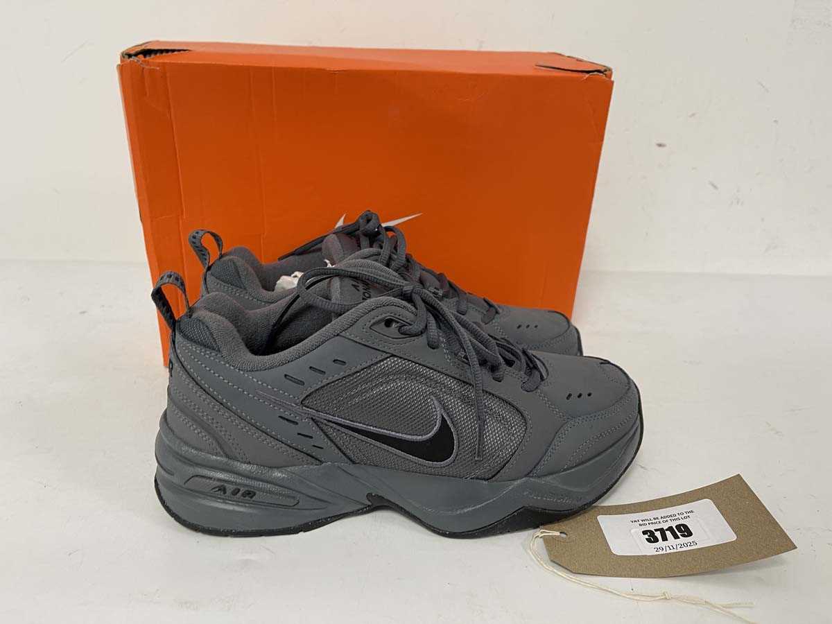 Lot 3719 - Nike air monarch IV trainers in grey size UK7 -...