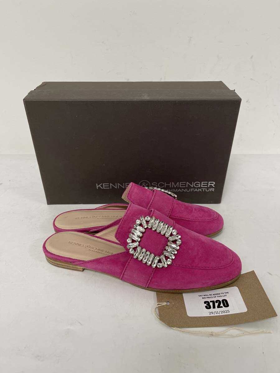 Lot 3720 - Kennel & Schmenger samtziege pink crystal...