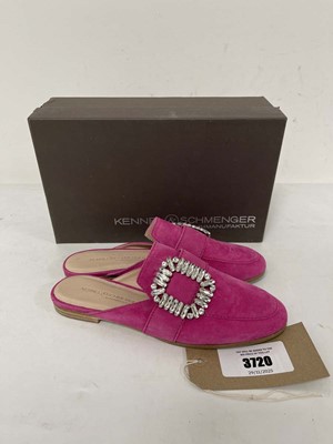 Lot 3720 - Kennel & Schmenger samtziege pink crystal...