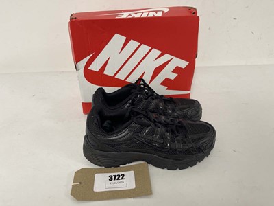 Lot 3722 - Nike children's P-6000 trainers in black size...