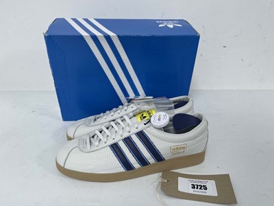 Lot 3725 - Adidas gazelle vintage trainers in white size...