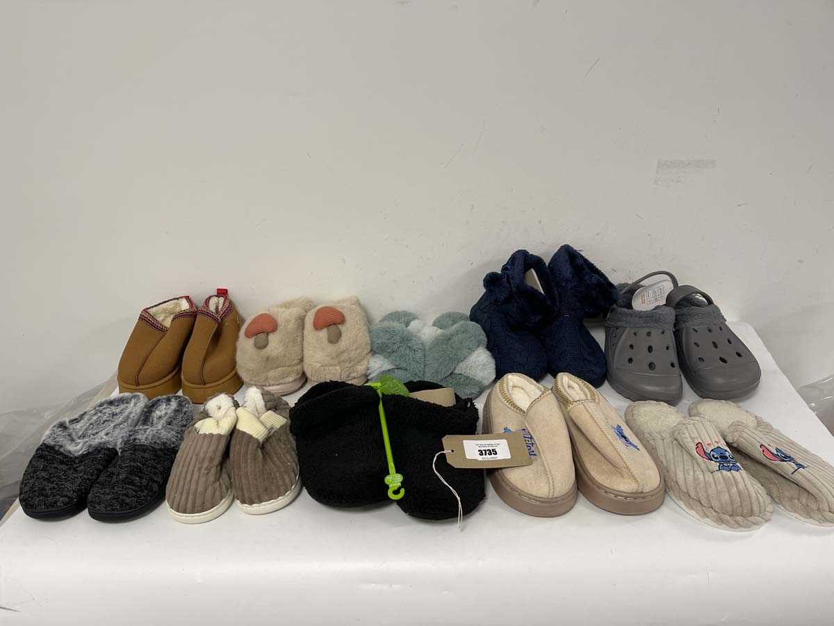 Lot 3735 - 10x Pairs of slippers in various styles to...