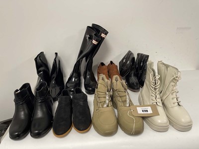 Lot 3736 - 8x Pairs of boots in various styles to include...