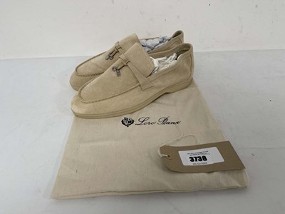 Lot 3738 - Loro Piana shoes in beige size EU44 with dust bag