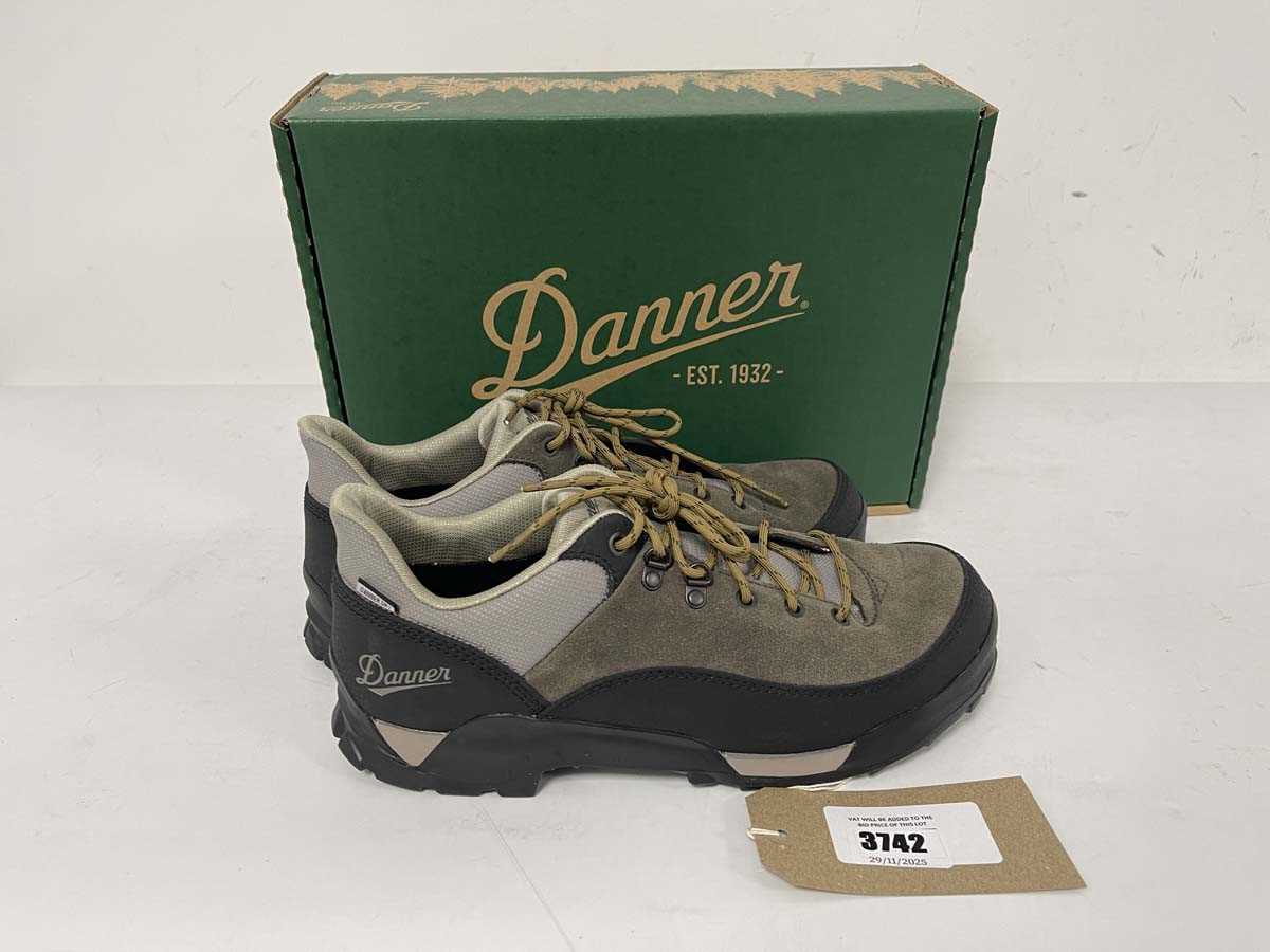 Lot 3742 - Danner panorama low trainers in grey size...