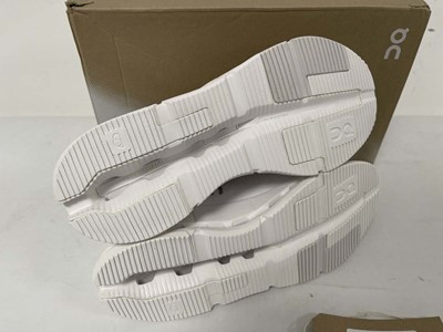 Lot 3743 - On Cloud Running cloudnova 2 all day trainers...