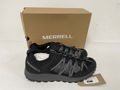 Lot 3744 - Merrell wildwood aerosport trainers in black...