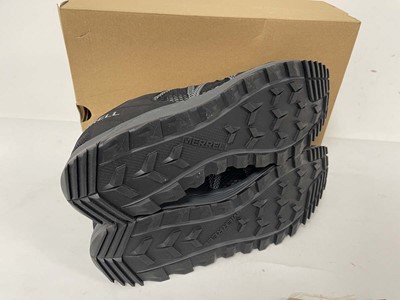 Lot 3744 - Merrell wildwood aerosport trainers in black...
