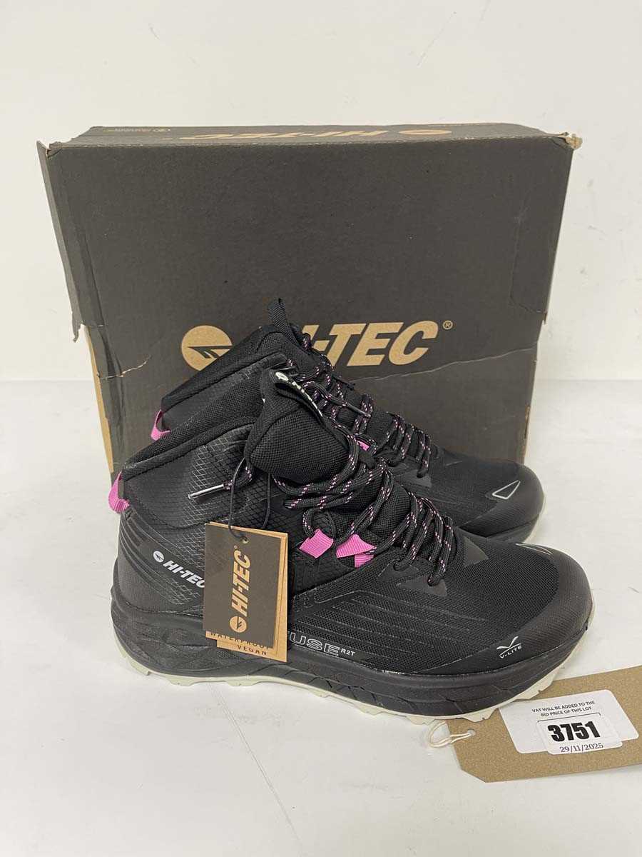 Lot 3751 - Hi-Tec fuse trail mid boots in black size UK6 -...