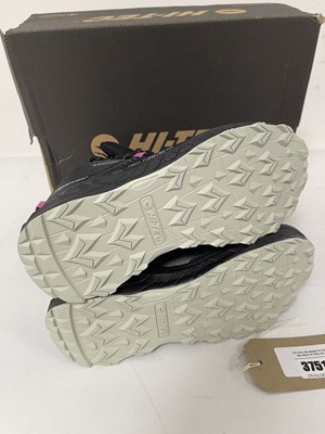 Lot 3751 - Hi-Tec fuse trail mid boots in black size UK6 -...