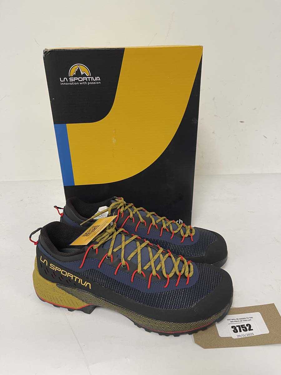 Lot 3752 - La Sportiva TX4 evo ST trainers in night sky...