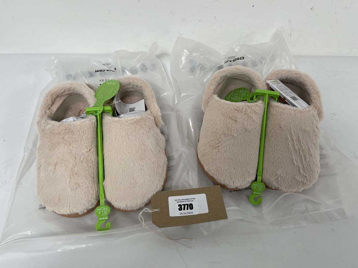 Lot 3770 - 2x Pairs of Crocs classic unfurgettable clogs...