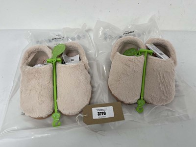 Lot 3770 - 2x Pairs of Crocs classic unfurgettable clogs...