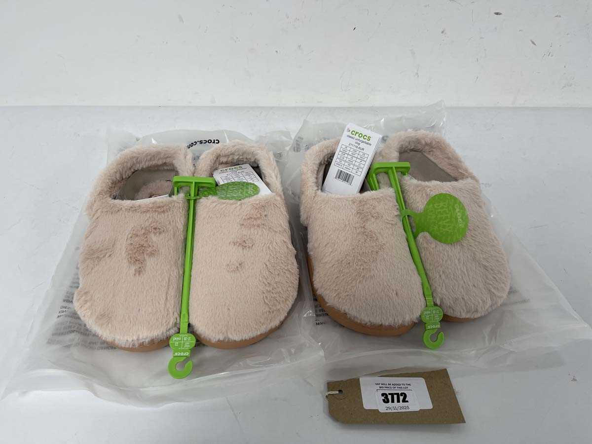 Lot 3772 - 2x Pairs of Crocs classic unfurgettable clogs...