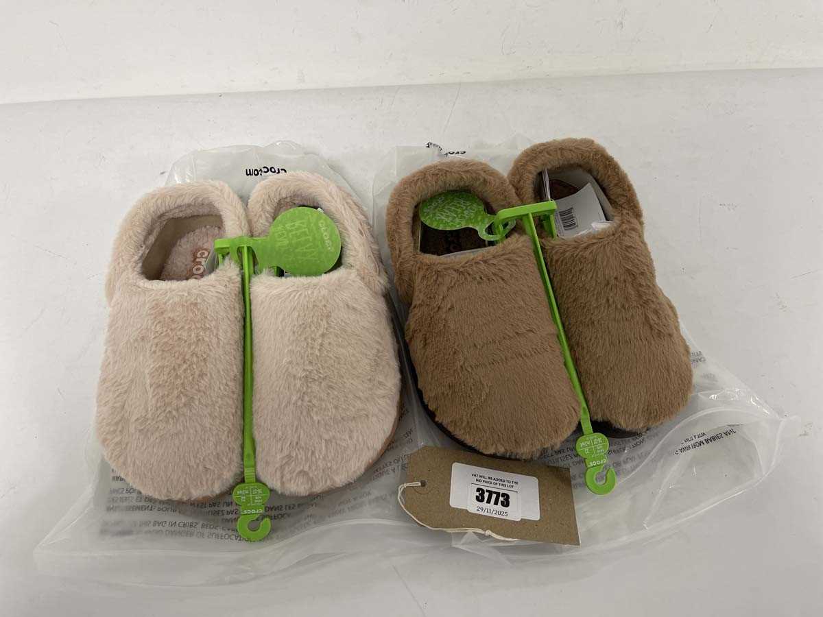 Lot 3773 - 2x Pairs of Crocs classic unfurgettable clogs...