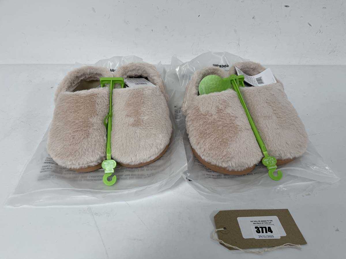 Lot 3774 - 2x Pairs of Crocs classic unfurgettable clogs...
