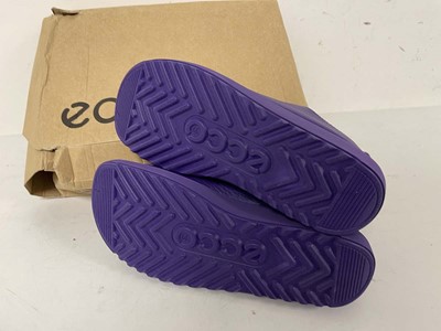 Lot 3777 - Ecco joke shoes in purple size UK6 - boxed