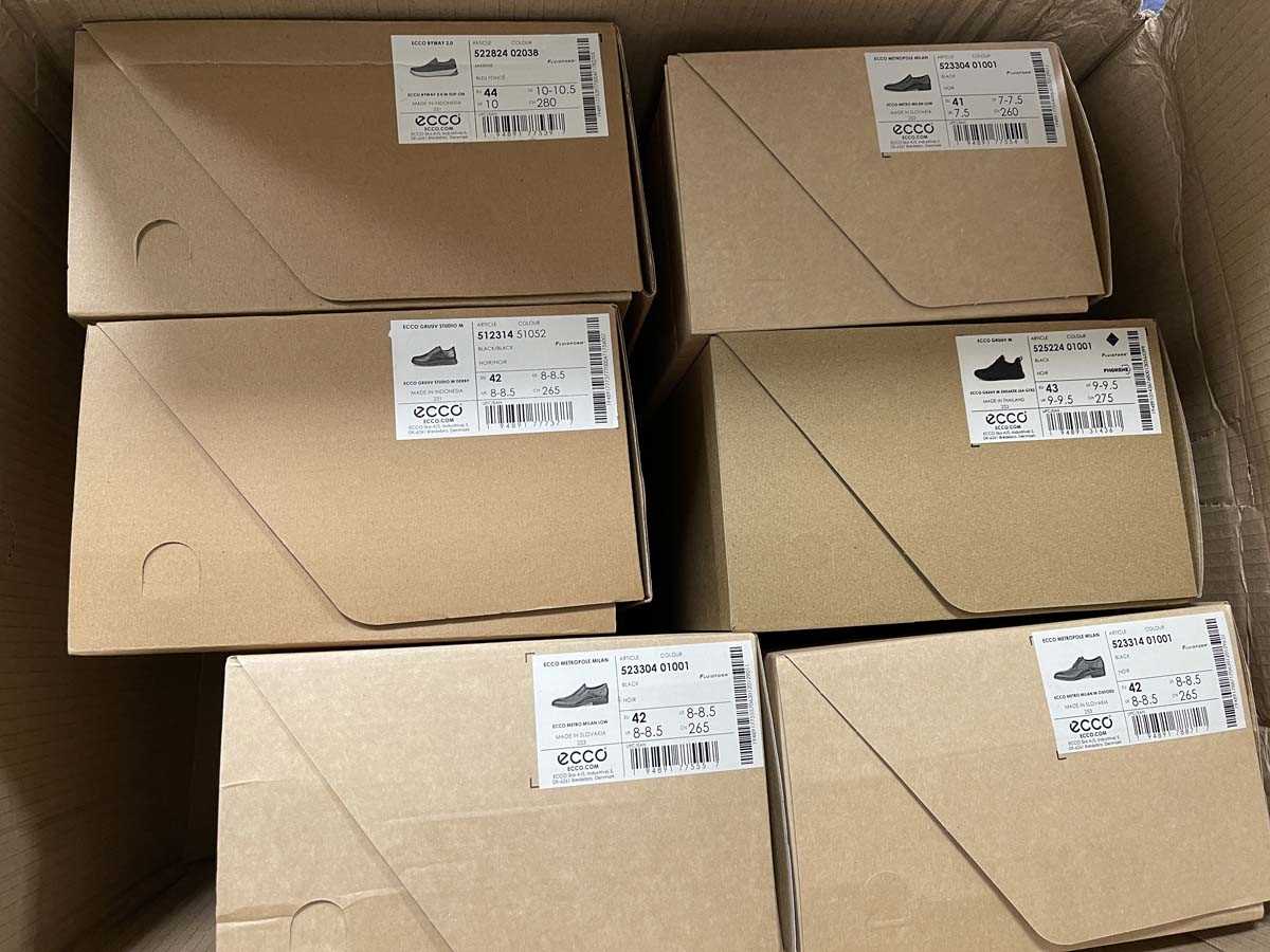 Lot 3780 - Large box containing 6x pairs of Ecco shoes in...