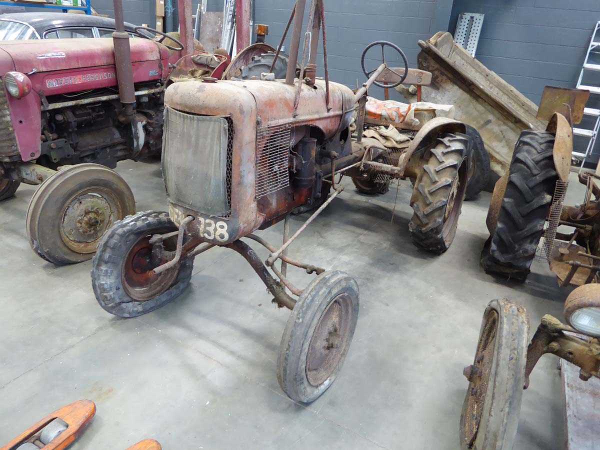 Lot 4142 - 1943 Allis-Chalmers Model B (American) petrol...