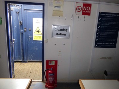 Lot 4011 - 32ft x 10ft blue corrugated steel site canteen...