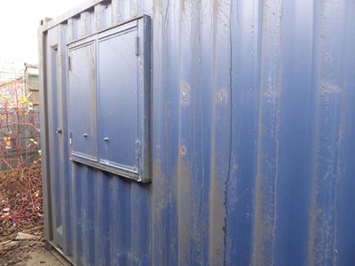Lot 4011 - 32ft x 10ft blue corrugated steel site canteen...