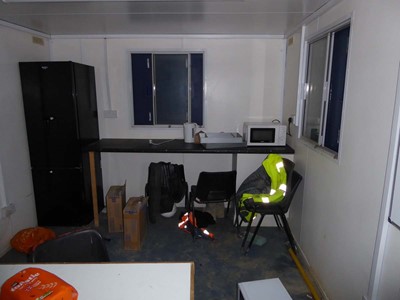 Lot 4011 - 32ft x 10ft blue corrugated steel site canteen...